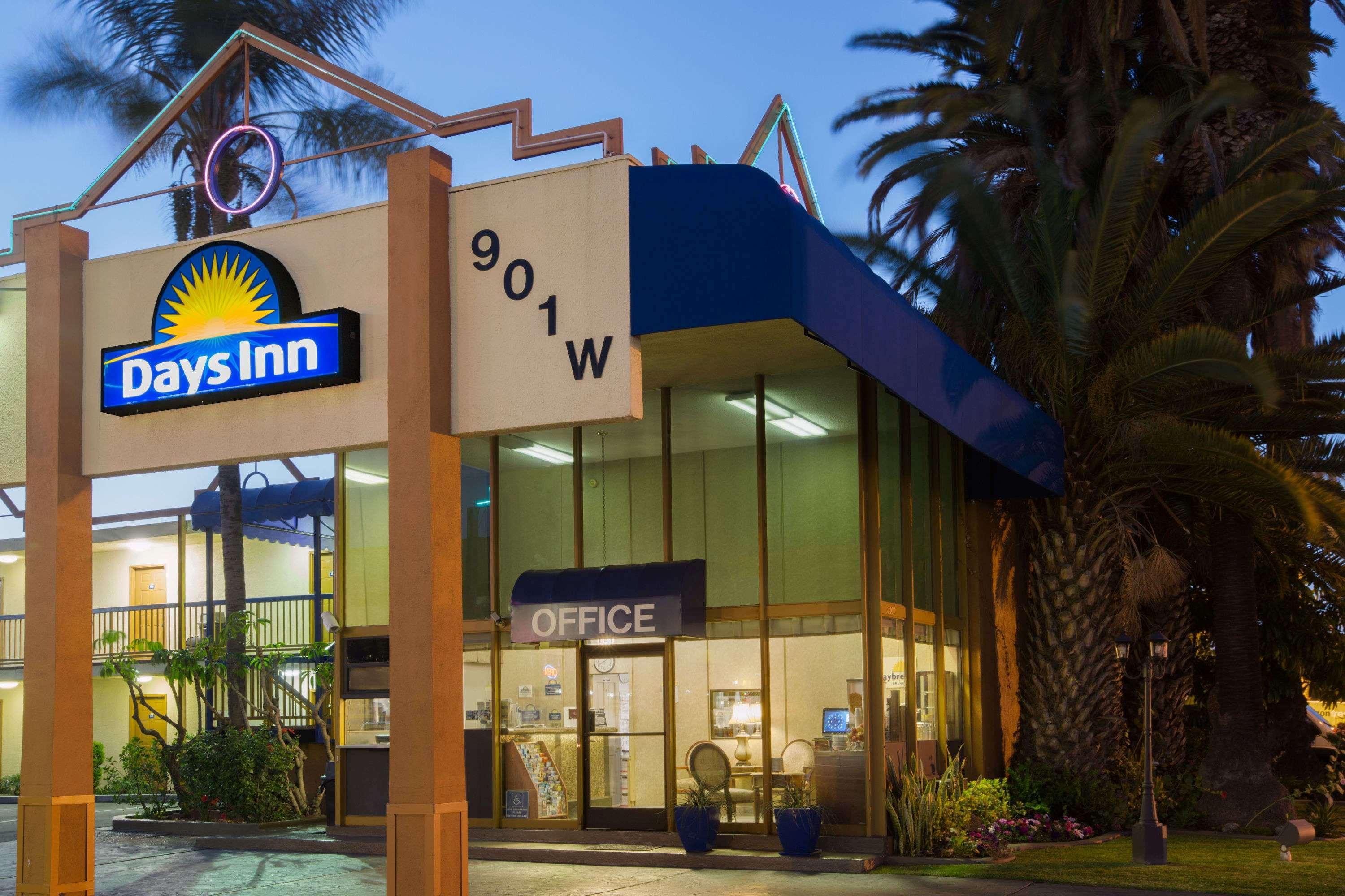 Days Inn By Wyndham Los Angeles Lax/Venicebch/Marina Delray Inglewood Buitenkant foto