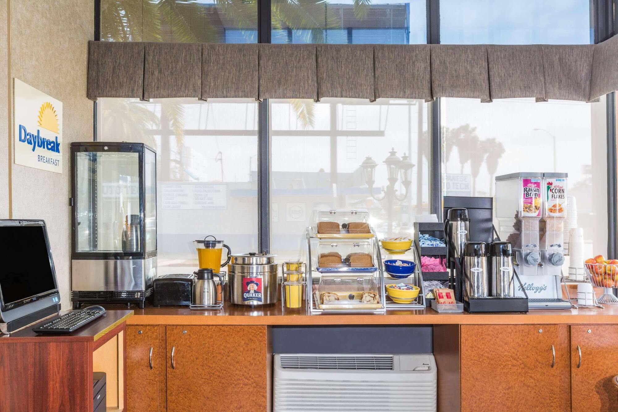 Days Inn By Wyndham Los Angeles Lax/Venicebch/Marina Delray Inglewood Buitenkant foto